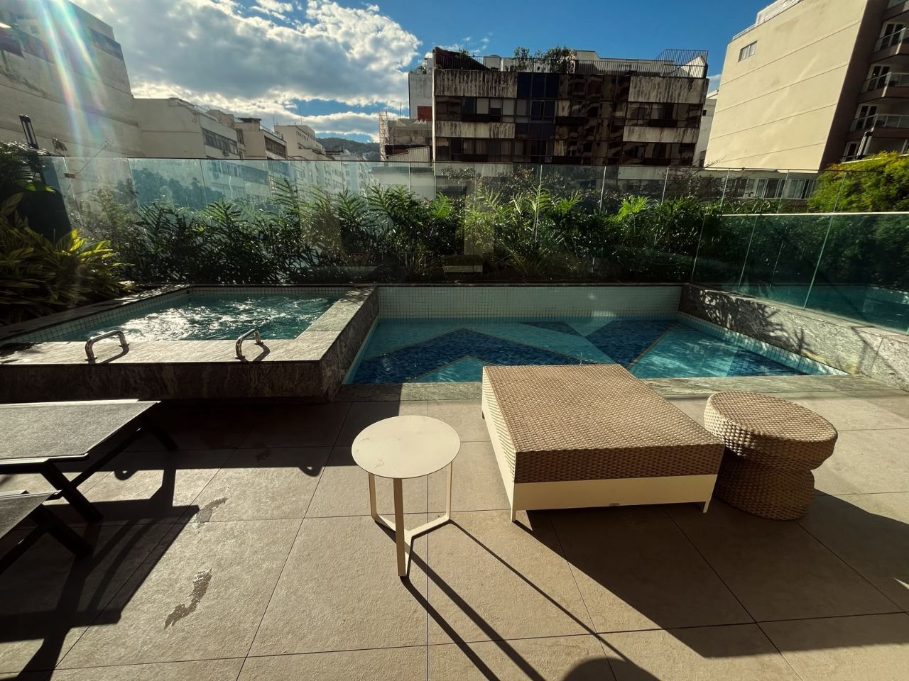 Piscina com vista do Rio Perfeito Arpoador